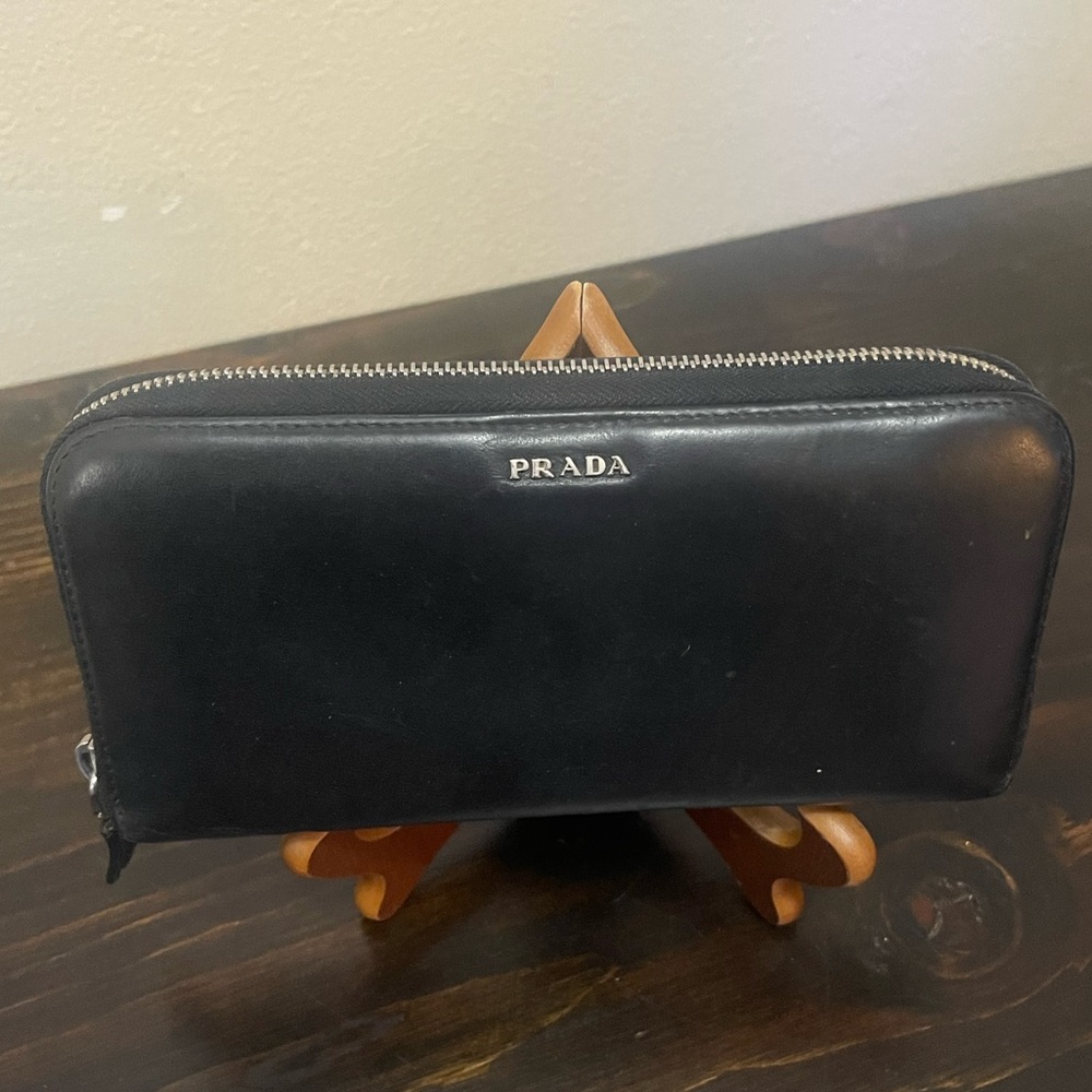 PRADA ZIPPER LONG WALLET